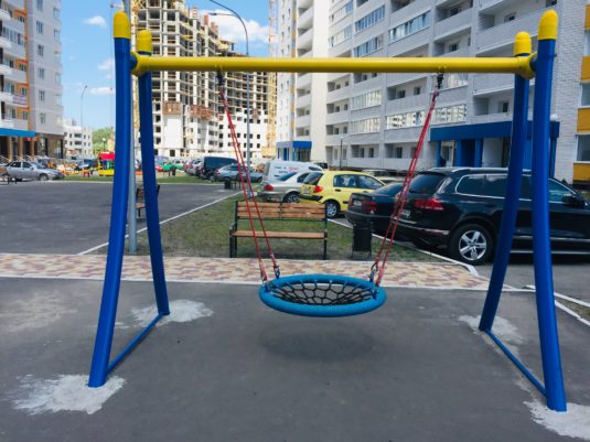 На фото Качели «Гнездо» PS 3003 из раздела Качели гнездо сайта производителя в Санкт-Петербурге - Dgorodki.ru