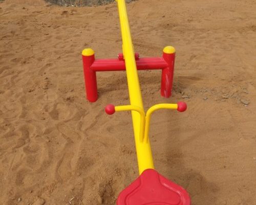 На фото Качели-балансир «Весы» ИК-3004 из раздела Портфолио сайта производителя в Санкт-Петербурге - Dgorodki.ru