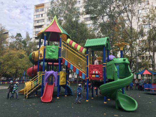 На фото Детский игровой комплекс ИК-1120 из раздела Портфолио сайта производителя в Санкт-Петербурге - Dgorodki.ru