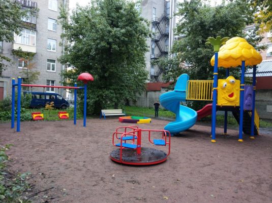 На фото Детский игровой комплекс ИК-0006 из раздела Портфолио сайта производителя в Санкт-Петербурге - Dgorodki.ru