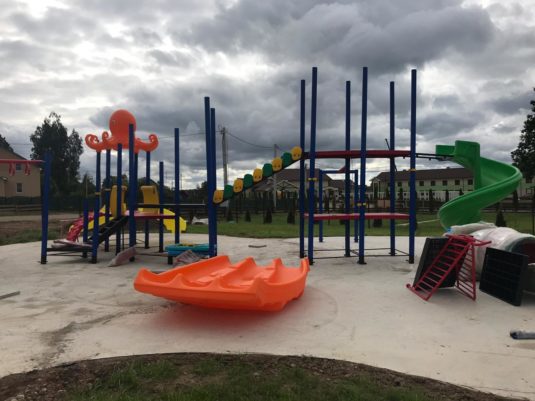 На фото Игровые комплексы ИК-1155, ИК-1157 из раздела Портфолио сайта производителя в Санкт-Петербурге - Dgorodki.ru