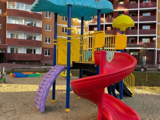 На фото Детский игровой комплекс PS-1217 из раздела Портфолио сайта производителя в Санкт-Петербурге - Dgorodki.ru